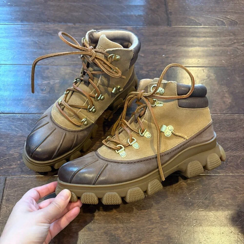 Sperry Summit tan leather rain boots